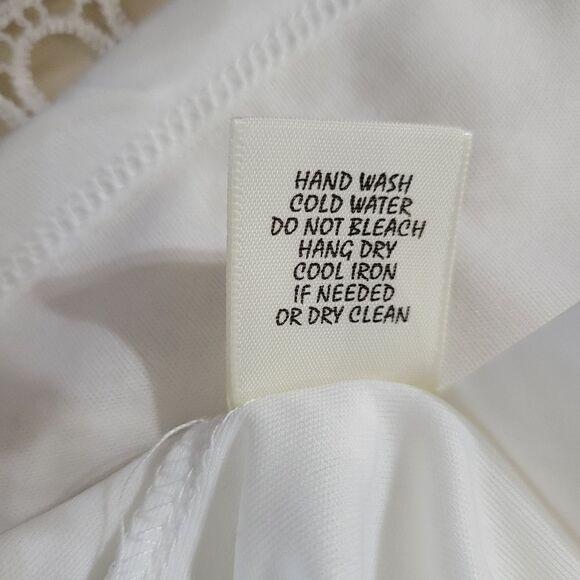 Adiva Women's White Lined Lace Tank Top - Picture 12 of 13